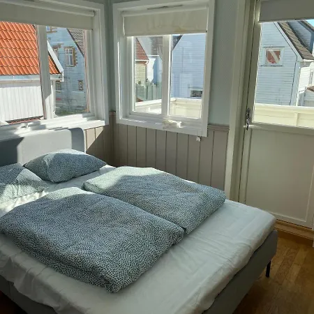 Apartment Pen Leilighet M/god Beliggenhet